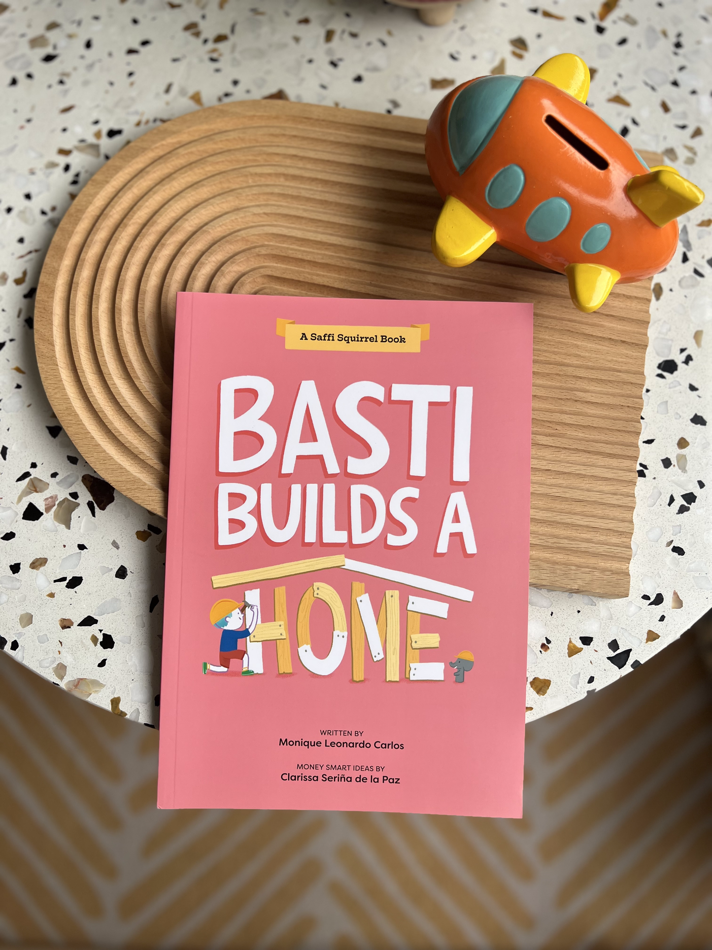 Saffi Squirrel: Basti Builds A Home